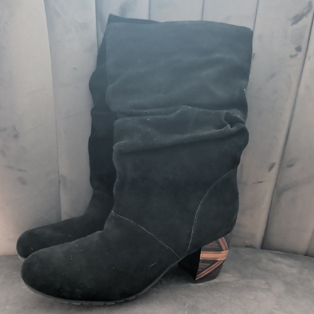 L'Armour Des Pieds Size 10 Woodgrain Heeled Boots.  Awesome